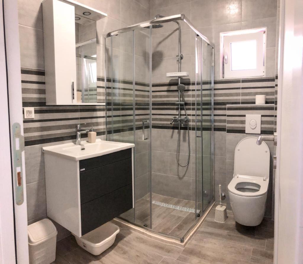 Apartmani Cupara ティヴァト エクステリア 写真