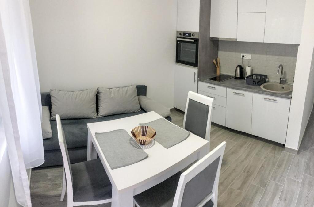 Apartmani Cupara ティヴァト エクステリア 写真
